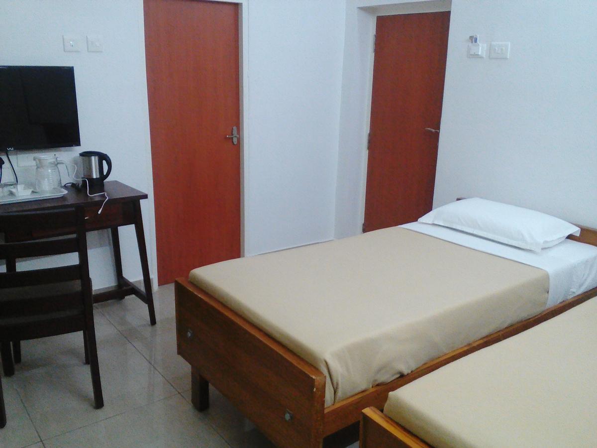 ホテル Surag Residency Tiruchirappalli エクステリア 写真