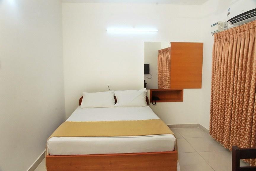 ホテル Surag Residency Tiruchirappalli エクステリア 写真
