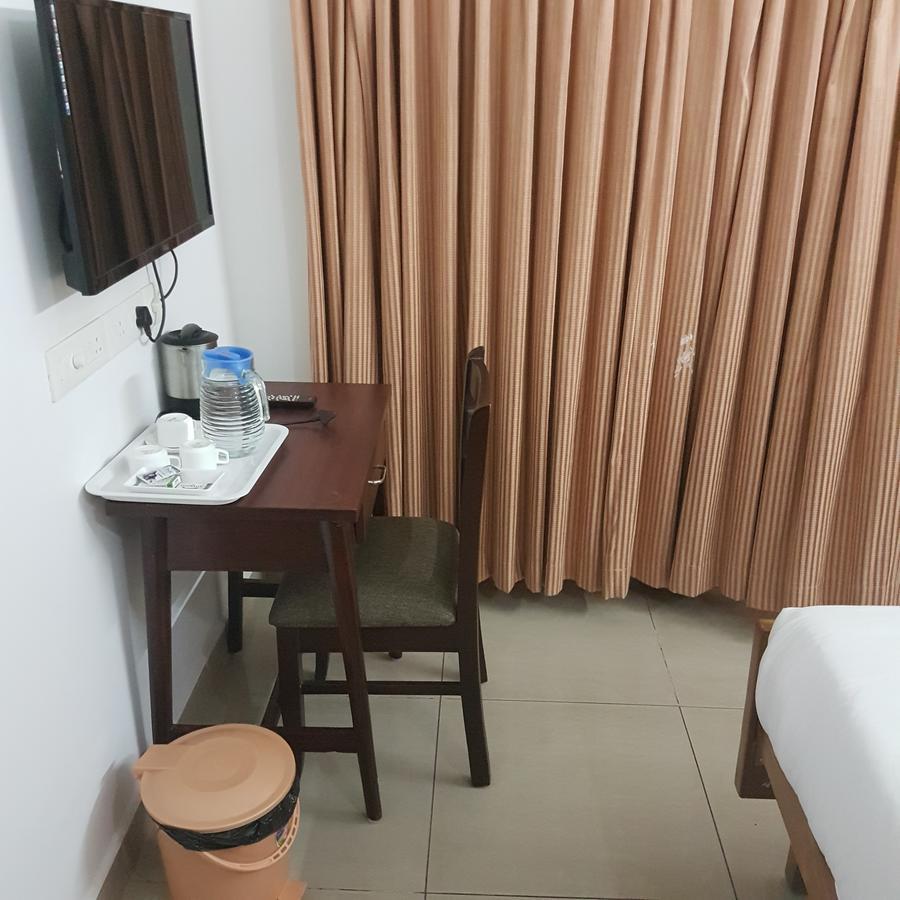 ホテル Surag Residency Tiruchirappalli エクステリア 写真