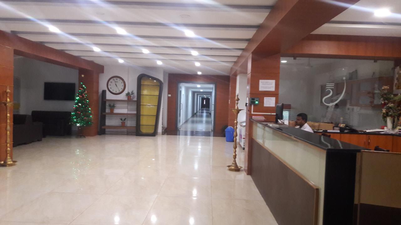ホテル Surag Residency Tiruchirappalli エクステリア 写真